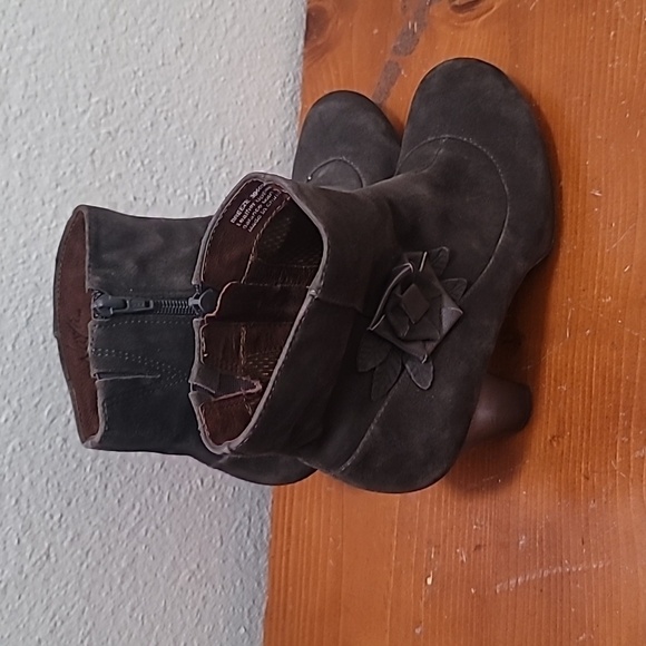 NAYA BREEZE WOMEN'S GRAY SUEDE LEATHER ANKLE BOOTS SIZE 7 - Picture 2 of 10